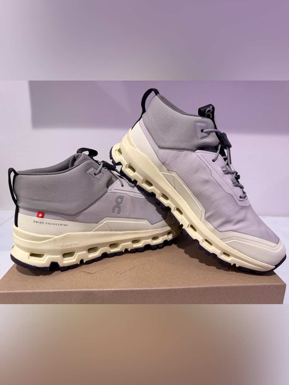 On Cloudhero Mid Waterproof Mid-Top Sneakers Light gray and cream Size 4Y EU 36